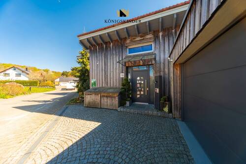 Eingang - 5 Zimmer Einfamilienhaus zum Kaufen in Böhmenkirch