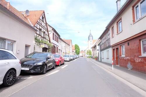 Außenansicht - 4 Zimmer Mehrfamilienhaus, Wohnhaus in Hofheim