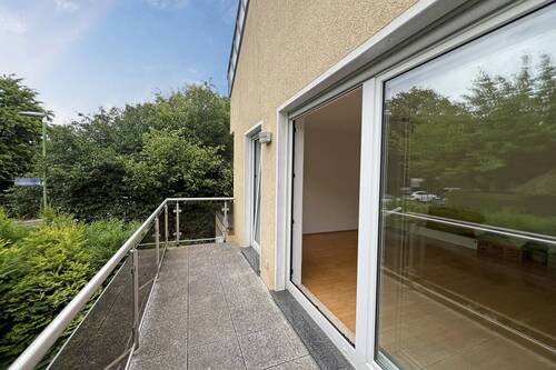 Balkon - Single-Wohnung im Grünen :) Helle 2½-Raum-Wohnung mit Balkon in Stadtwald