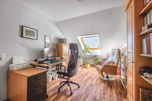 Kind 3/ Büro - 