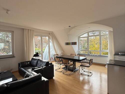 Wohn- und Essbereich - Grunewald-Luxus: Leben wie im Haus - 142 m² mit 4 Zimmern und 2 Bädern, 2 Terrassen, Wallbox-Stellplatz – seltenes Angebot in Schmargendorf