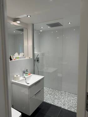 Gäste-Bad - Etagenwohnung mit 142,00 m&sup2; in Berlin zum Kaufen