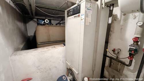 11 Heizungsraum mit Öltank.jpeg - 