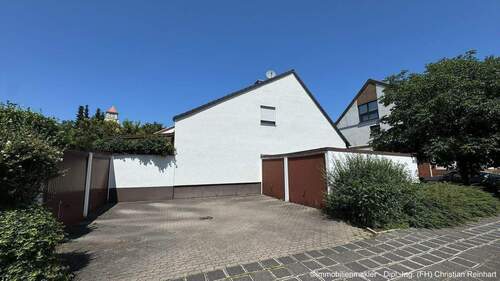 12 Garage im Garagenhof.jpeg - 