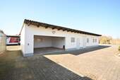 Nebengebäude/Carport - 