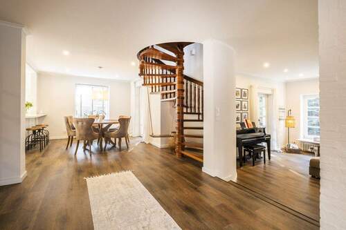 Wendeltreppe zum Obergeschoss - 