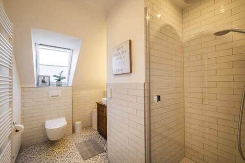 Kinderbad mit Dusche - 