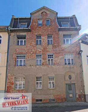 Straßenansicht - Unsaniertes Mehrfamilienhaus mit Potential