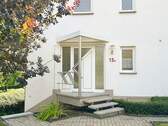 Einladender Eingangsbereich - 5 Zimmer Einfamilienhaus in Windischleuba