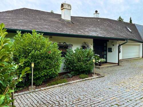 Bild 2 - 9 Zimmer Einfamilienhaus zum Kaufen in Amberg