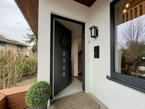 Herzlich willkommen - 6 Zimmer Einfamilienhaus zum Kaufen in Hamburg / Duvenstedt