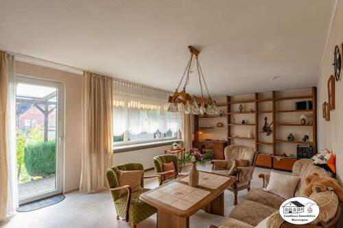 Zentral und gemütlich. - Gemütlicher Bungalow mit Vollkeller - zentral gelegen mit modernem Dach, Heizung und Fenstern!