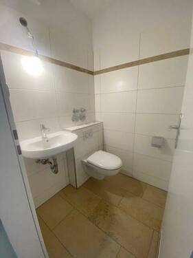 Beispiel nach Sanierung WC - 