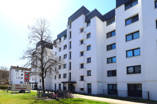 Aussenansicht - Erstbezug nach Sanierung - Attraktive 3-Zimmerwohnung mit Westbalkon