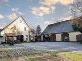 Ansicht Hof - Schreiben Sie die Geschichte weiter- Historisches Bauernhaus mit viel Potenzial in Bissendorf-Nemden