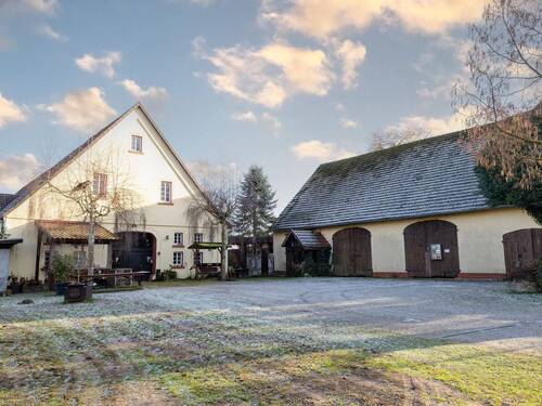 Ansicht Hof - Schreiben Sie die Geschichte weiter- Historisches Bauernhaus mit viel Potenzial in Bissendorf-Nemden