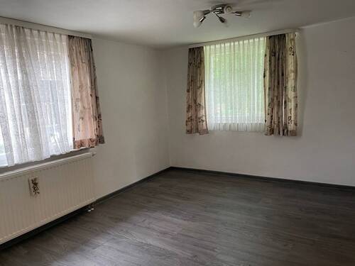 1. Zimmer EG.jpg - 