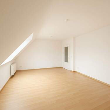 Wohnzimmer - 2 Zimmer Etagenwohnung in Krefeld