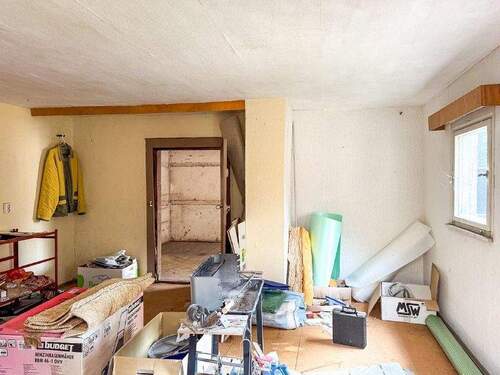 Zwei Räume im OG Nebengebäude - 