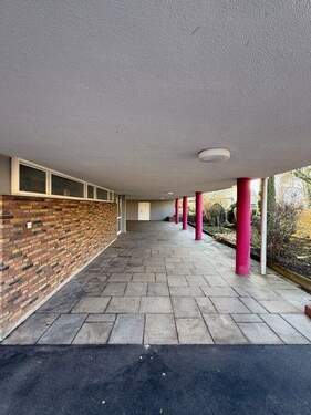 Zuweg zum Hauseingang - 2 Zimmer Etagenwohnung zum Kaufen in Heilbronn