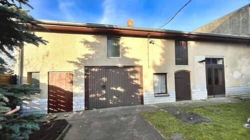 Nebengelass mit Garage - 