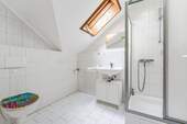 Badezimmer (Dachfläche) - 