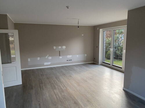 Wohnzimmer mit Flügeltür - 5 Zimmer Mehrfamilienhaus, Wohnhaus in Hamburg