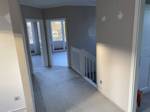 Flur OG mit Teppich - 