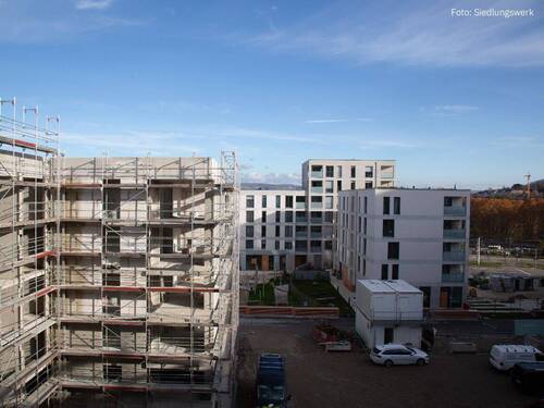 Blick auf Haus 1 und Rosenstein III - 