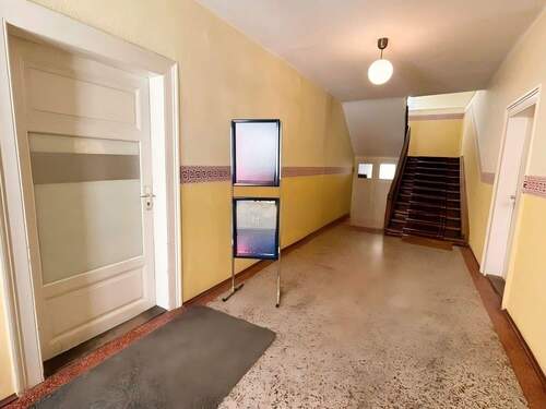 Hausflur - 2 Zimmer Etagenwohnung zur Miete in Bad kissingen