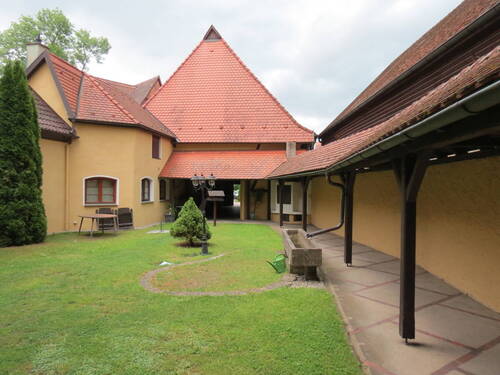 Innenhof mit Überdachung - 