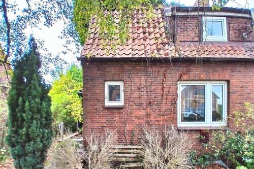 Historisches Fischerhaus - Historische Fischerhäuser in Finkenwerder - Doppelhaushälfte und Grundstück