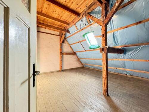 Ausbaufläche bis unter das Dach - 