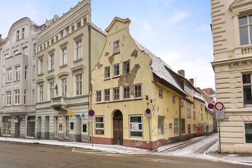 Außenansicht - 8 Zimmer Mehrfamilienhaus, Wohnhaus in Lübeck / Innenstadt