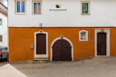  - im Neuen Gewand! - 8 Zimmer Mehrfamilienhaus, Wohnhaus zum Kaufen in Ditzingen / Hirschlanden