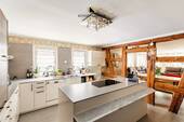 Modern - Leicht... - 8 Zimmer Mehrfamilienhaus, Wohnhaus in Ditzingen / Hirschlanden