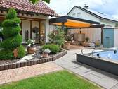 Außenansicht - Landhaus mit Gartenidylle, Pool und Büroteil in Bergatreute