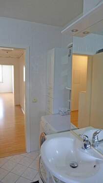 M204_Bad3_WB_Blick-zum_Schlafraum.jpg - 