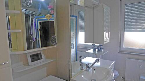 M204_Bad4_Moebel_und_Spiegel_Spiegel.jpg - 