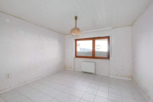 Haus rechts: Zimmer EG - 