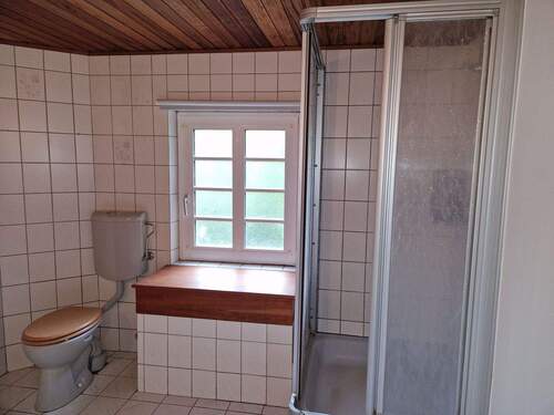 Bad 2 mit Dusche - 