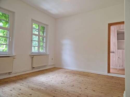 Schlafzimmer 2 mit Ankleide - 