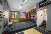 Fitnessraum im Erdgeschoss - 