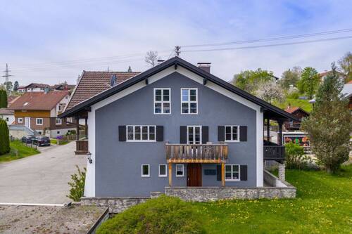 gepflegte Fassasde - Ein Haus voller Möglichkeiten - zentral gelegen im beliebten Lechbruck am See
