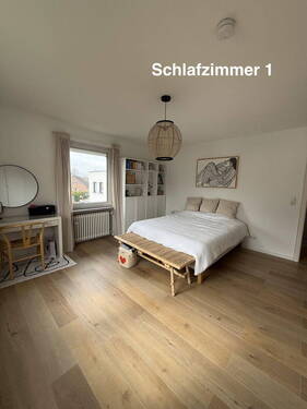 Schlafzimmer 1 (1. OG) - 