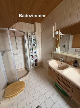 Badezimmer 1. OG - 