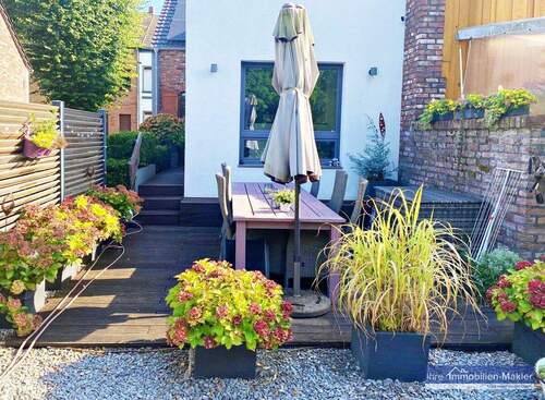 Terrasse - 6 Zimmer Doppelhaushälfte zum Kaufen in Krefeld / Bockum