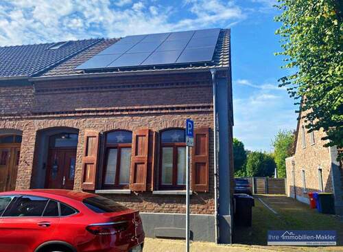 Hausansicht - 6 Zimmer Doppelhaushälfte in Krefeld / Bockum