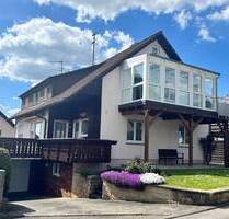 Gepflegtes Wohnhaus - zwei Wohneinheitenzwei Garagen - ruhige Ortsrandnähe - Herrenberg Mönchberg