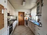 Küche mit Speisekammer im EG - 6 Zimmer Mehrfamilienhaus, Wohnhaus in Herrenberg